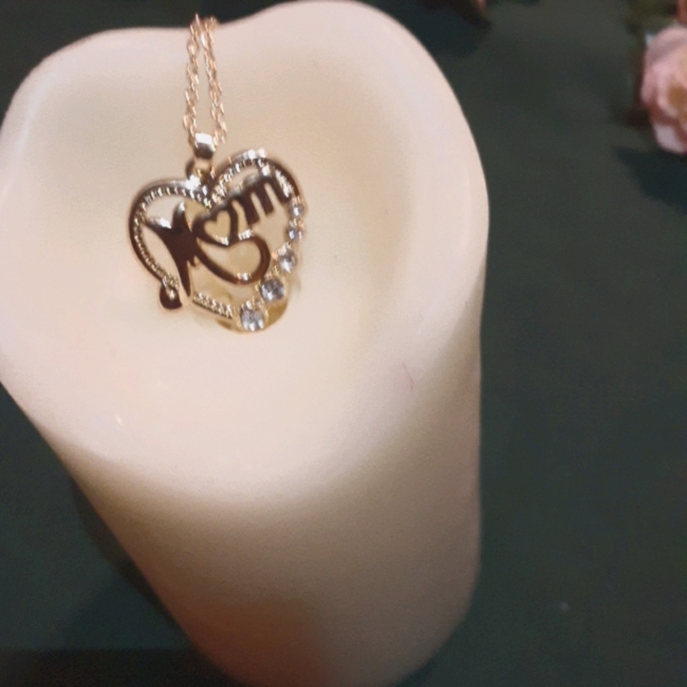 Gold mom pendant necklace
